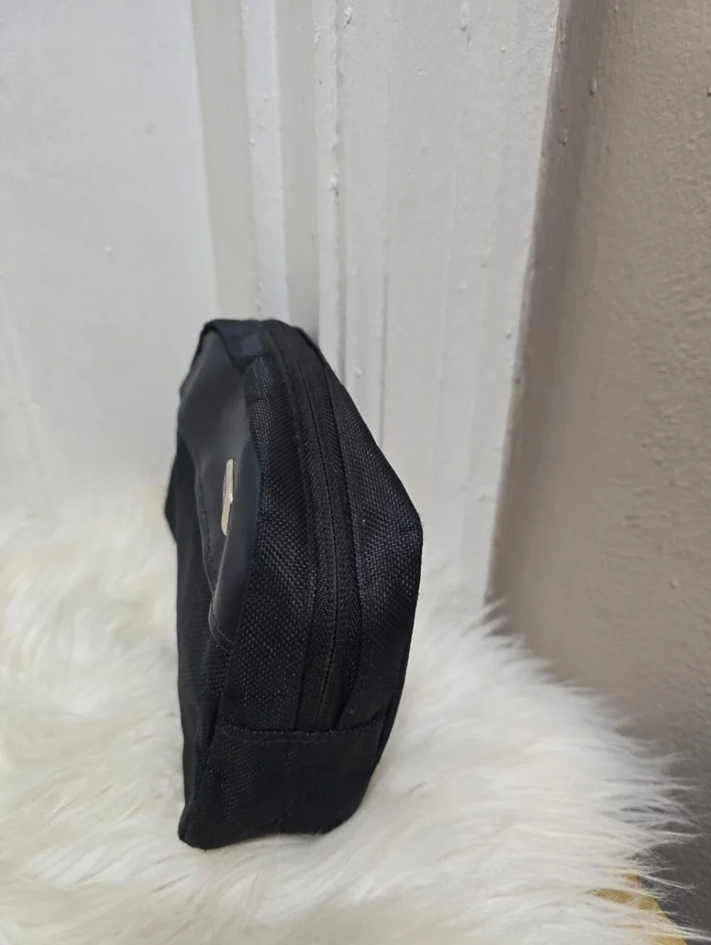 Tumi Delta One Business Class Soft Amenity Kit Bag Black - Good Condition
